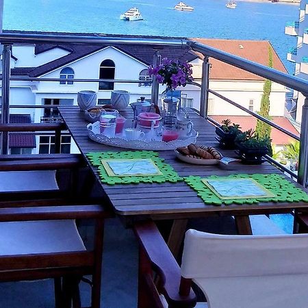 Iraa'S Apartment Sarandë Esterno foto